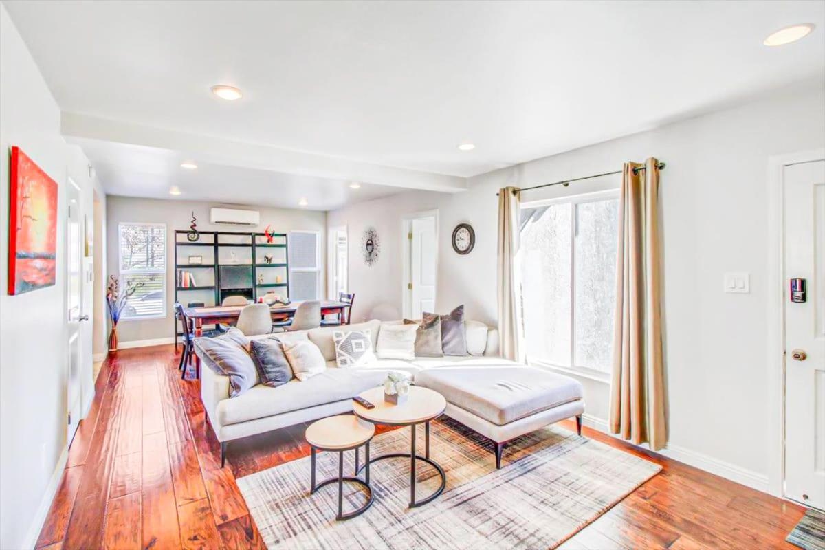 Modern 2-Bedroom Haven In The Heart Of La- Hud-Vp Los Angeles Exteriör bild